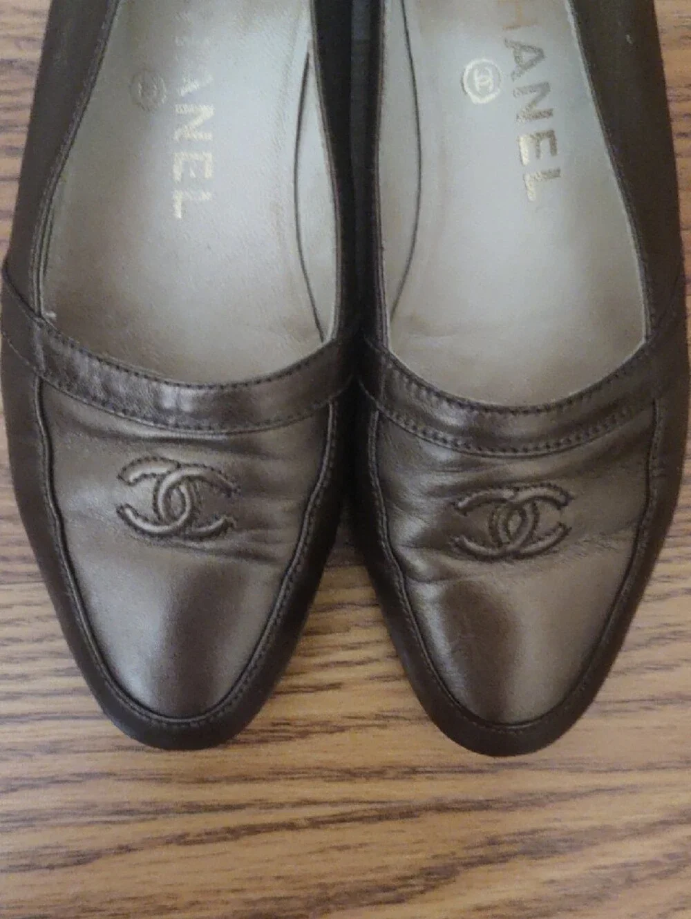 Authentic CHANEL Bronze Brown Leather CC Logo Flats